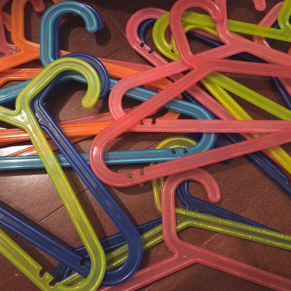 IKEA BAGIS Anna Efverlund Kids Plastic Multi-Colored 12" Hangers - 22pc/lot - Picture 3 of 3